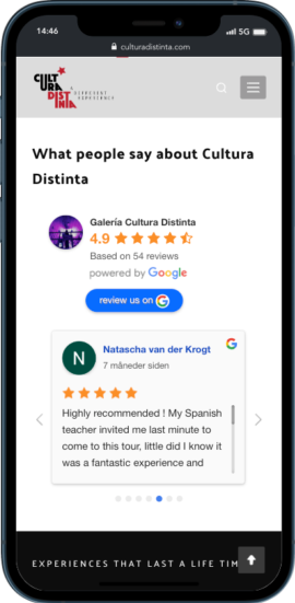 Mobiltelefon som viser Google Reviews om Cultura Distinta
